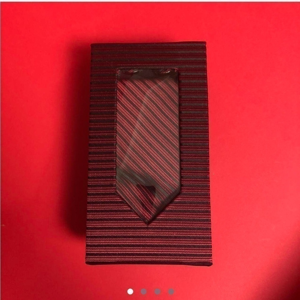 Classy cuff link and tie set with matching box 🖤♥️